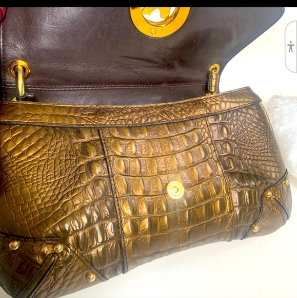 Designer METRO CITY Golden Handbag - Picture 2 of 6